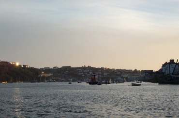 4x3 boddonick view from ferry.jpg (8957 bytes)