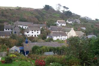 cadgwith village from side web.jpg (13063 bytes)
