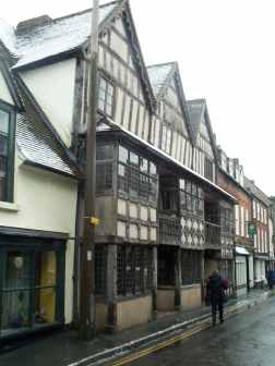 Much Wenlop Tudor building.jpg (11022 bytes)