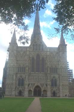 3x4 salisbury cathedral west front.jpg (14325 bytes)